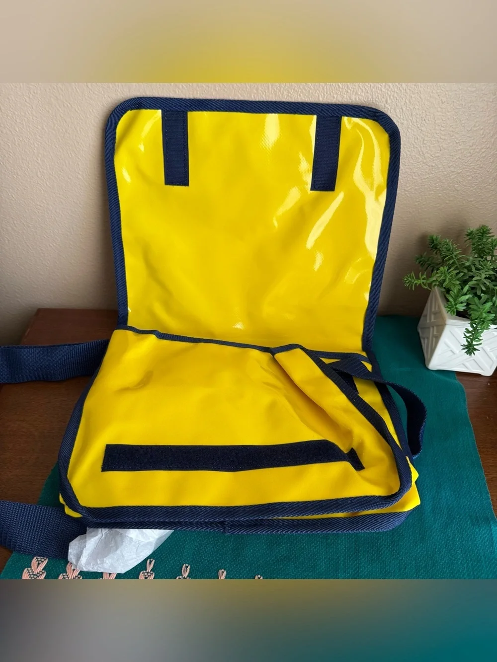 Nestle Nesquik Bar yellow cartoon crossbody messenger bag